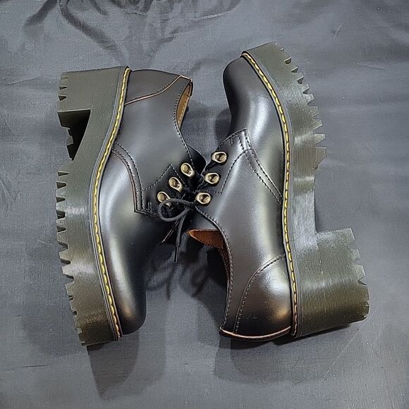 BRAND NEW DR MARTENS LEONA LOW BLACK VINTAGE SMOOTH HEELED SHOES - Picture 8 of 16